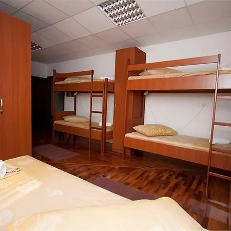 Auberge de jeunesse Cocoon & *